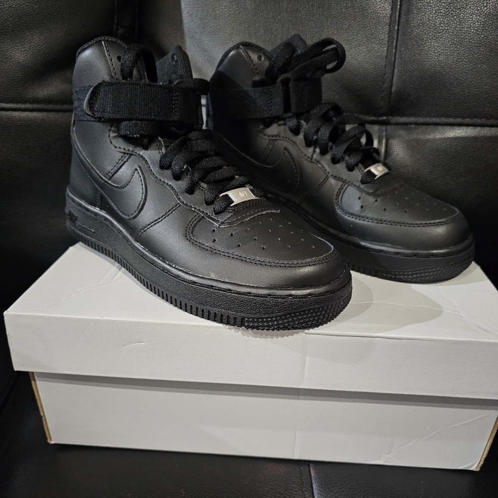 New Air Jordan/ Air Force